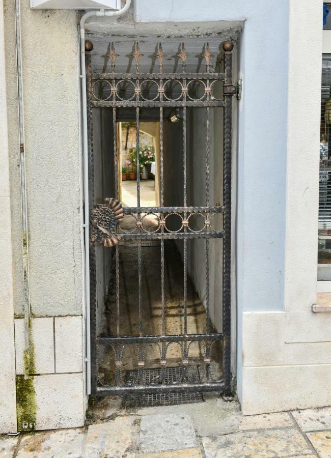 Apartment Cecilija Sinj Εξωτερικό φωτογραφία